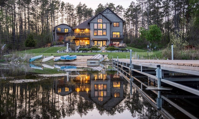 Big Rapids Cabin | Lakefront Lodge-65 Acres-Private Lake/Gourmet Kitchen/Game Room 5 of 5