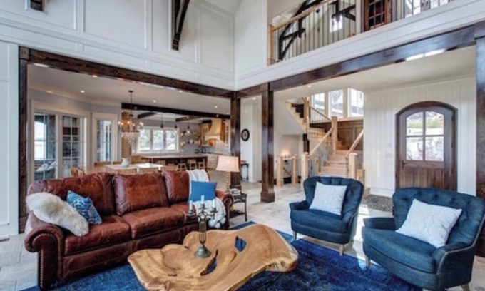 Kamloops House | Lakefront luxury house in beautiful BC interior - sleeps 21!