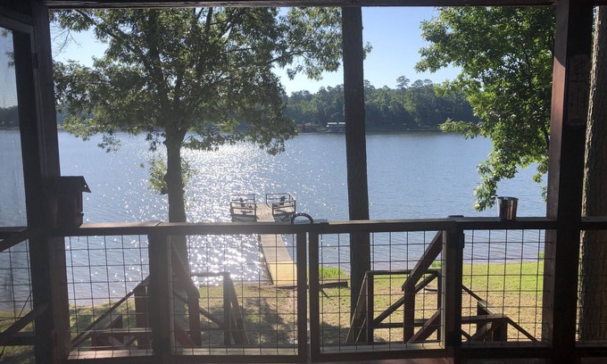 Dogwood Cabin | Lakefront rustic log cabin. Any season vacation, get away, or retreat.