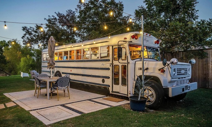 Dennis House | Lakefront Skoolie w/Firepit, Grill, Kayaks, Putting Green, 2 Patios, Yoga Mats.