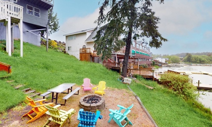 Lincoln City House | Lakefront townhome with electric grill, firepit, ping-pong table, & shared dock