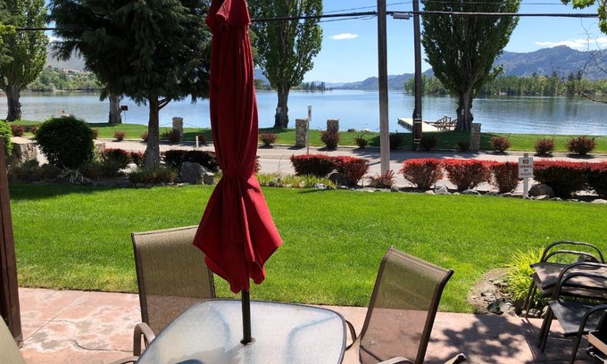 Okanagan-Similkameen House | Lakefront Townhouse Family Complex, Popular Wine Country and the Best Golfing