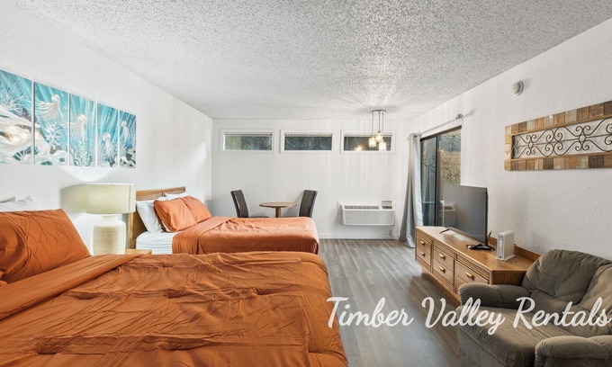 Lake of the Ozarks Apartment | Lakefront Treat - Private Suite, TV, Dining