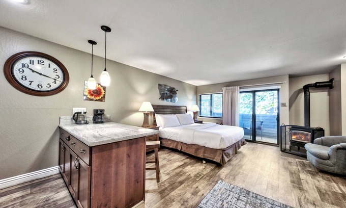 South Lake Tahoe Condo | Lakeland Village #221 - Summit Studio, Pools, Sauna