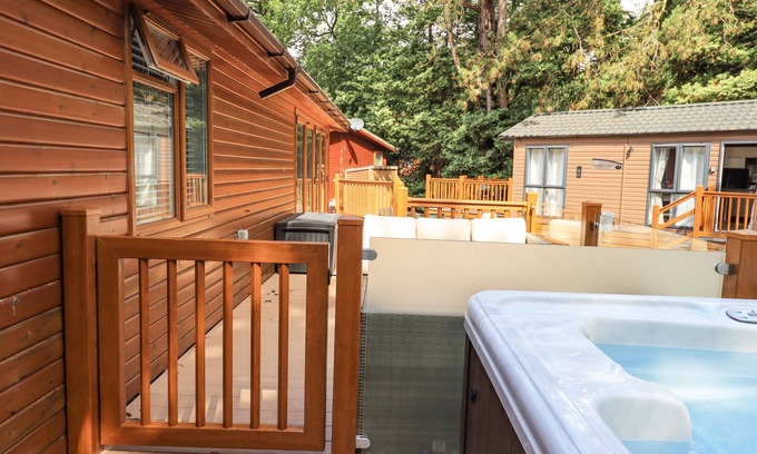 Troutbeck Bridge Cottage | LAKES LODGE, family friendly, with hot tub in Windermere