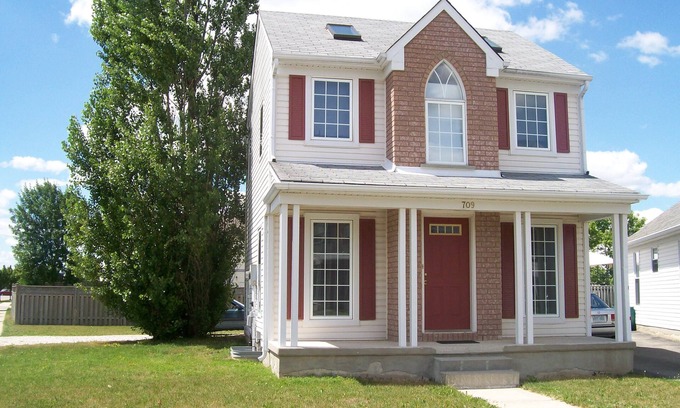 Waterloo Bed & Breakfast | Lakeshore North - Waterloo
