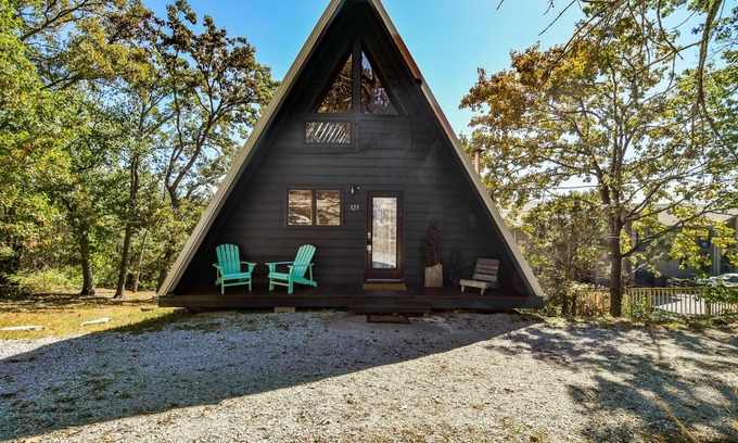 Indian Point House | Lakeside cabin with water views, hot tub, pool table & a/c