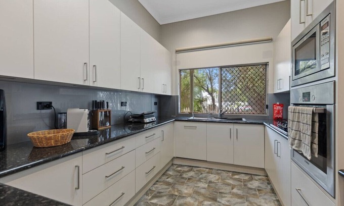 Central Coast House | Lakeside Charm: 3-Bedroom Home
