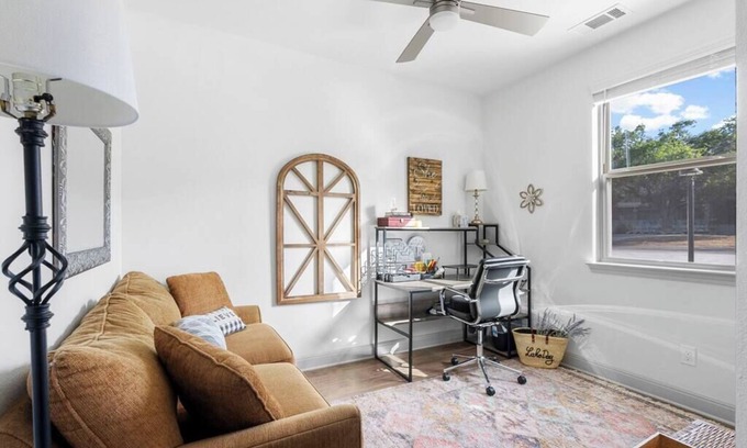 Point Venture House | Lakeside Charm at Casa Carmen by the Golf Course