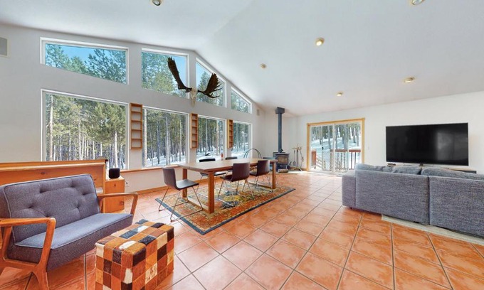 Valley of the Sun House | Lakeside Drive Retreat