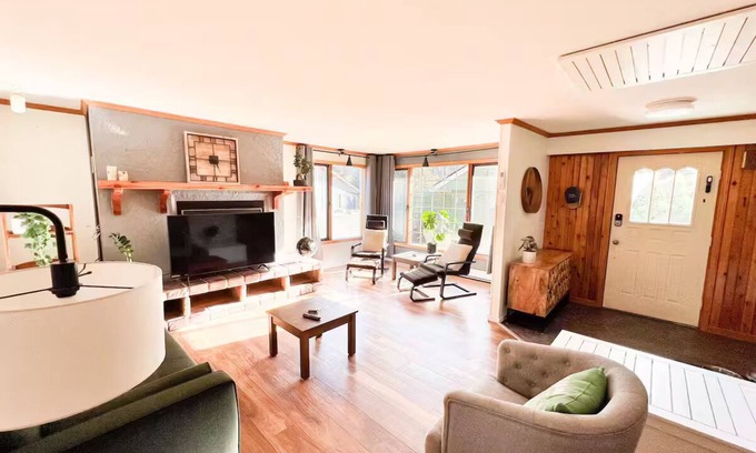 Christina Lake House | Lakeside Re-Treat