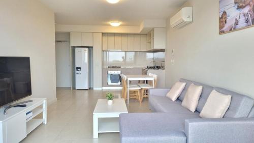 Caroline Springs Apartment | Lakeside Retreat