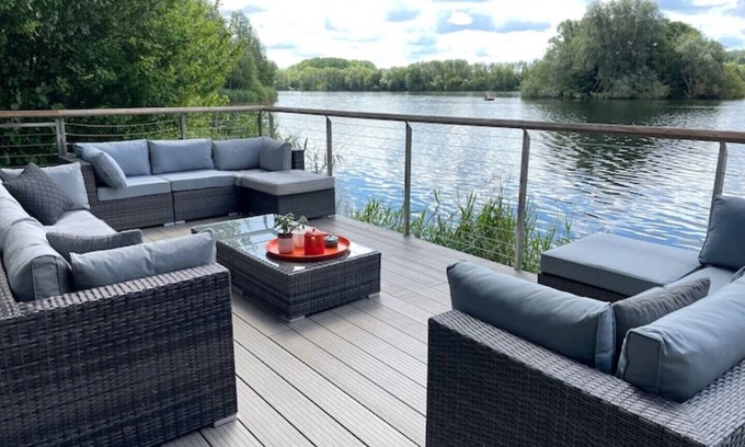 Lechlade Cabin | Lakeside Villa at Award Winning Lakes By Yoo. Northbow Lodge is a Family Haven
