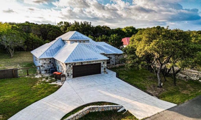 Canyon Lake House | Lakeview Luxury