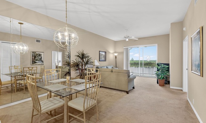 Tropical Cove Condo | Lakeview Retreat at Lexington CC Lake Village