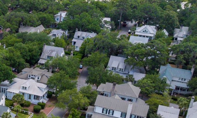 Palmetto Bluff House | Lakeview Villa - Wilson Village 4 BR/4.5 BA home sleeps 10 Guests