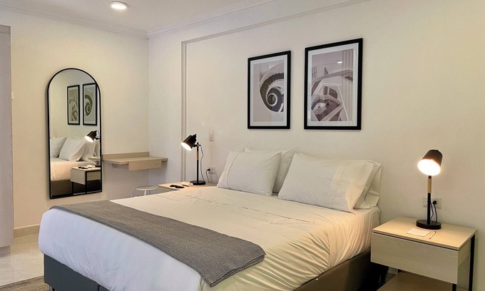 Las Lomas I Apartment | Lalinde by Wynwood House