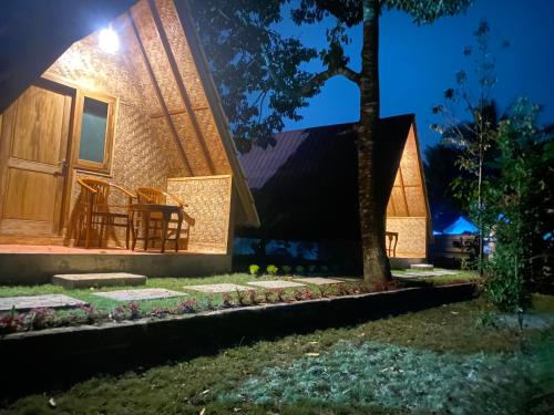 Tetebatu House | Lalinggo bungalo