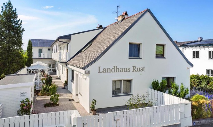 Rust Bed & Breakfast | Landhaus Rust