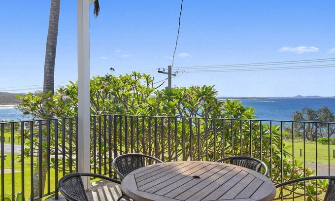Woolgoolga House | Landi's on Pollack - stunning Headland position
