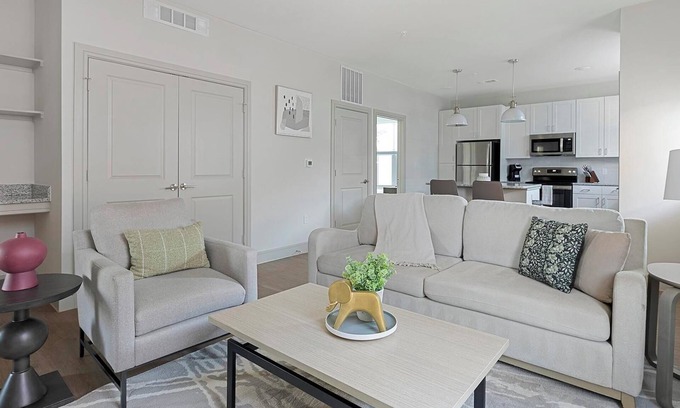 Tarrant County Apartment | Landing | Amazing 2BD, Clubhouse, Gym