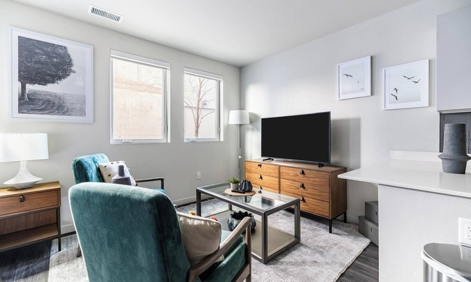 Reno/Tahoe Airport Apartment | Landing | Amazing Studio, Gym, Pool