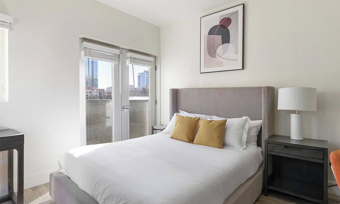 Pearl District Apartment | Landing | Amazing Studio, Gym, Courtyard