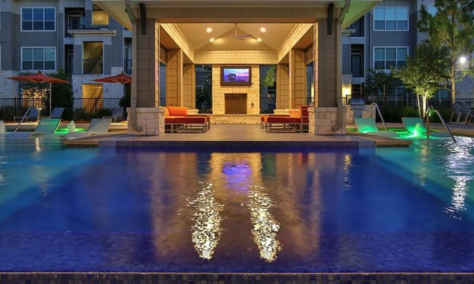 Spring Apartment | Landing at The Grayson - 1 Bedroom in Cypressdale