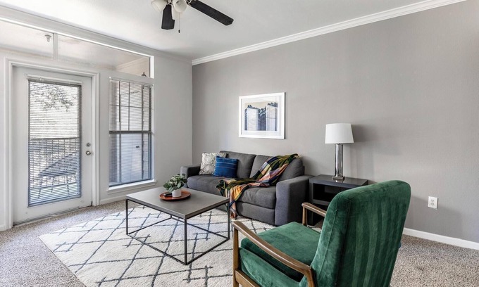 Downtown Fort Worth Apartment | Landing at The Henderson - 1 Bedroom in Downtow.