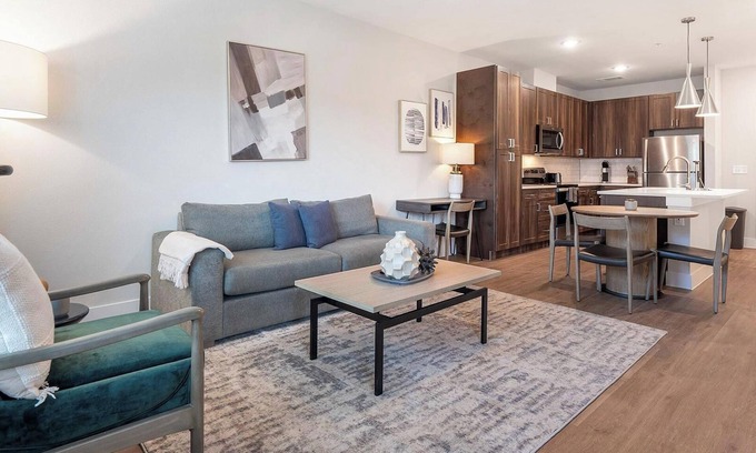 Seguin Apartment | Landing | Beautiful 1BD, Pool, Gym