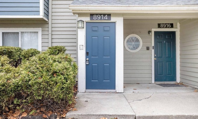 Indianapolis Apartment | Landing | Beautiful 1BD, Gym, Tennis Court