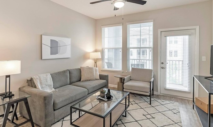 Land O' Lakes Apartment | Landing | Chic 2BD, Pool, Gym