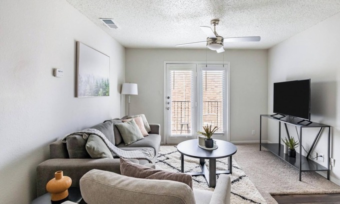 Denton Apartment | Landing | Incredible 1BD, Gym, Pool