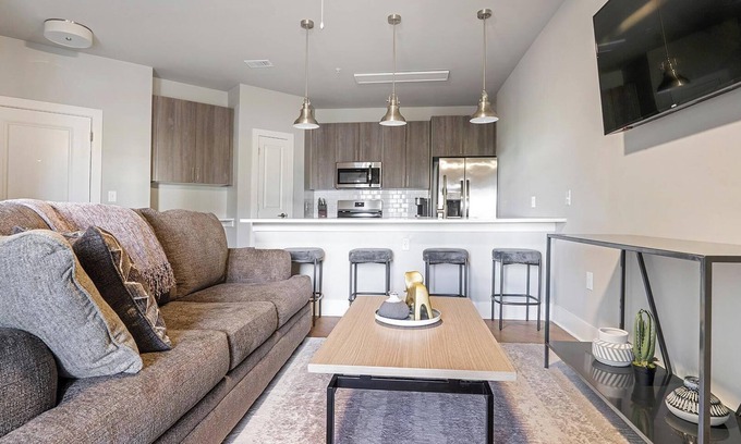 Fort Myers Apartment | Landing | Modern 1BD, Gym, Pool