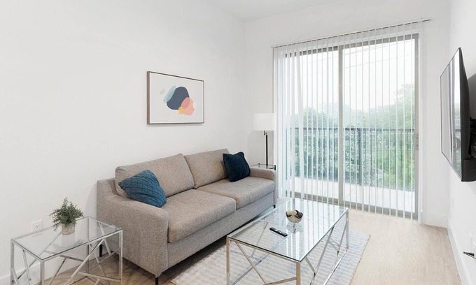 Denton Apartment | Landing | Modern 1BD in Denton
