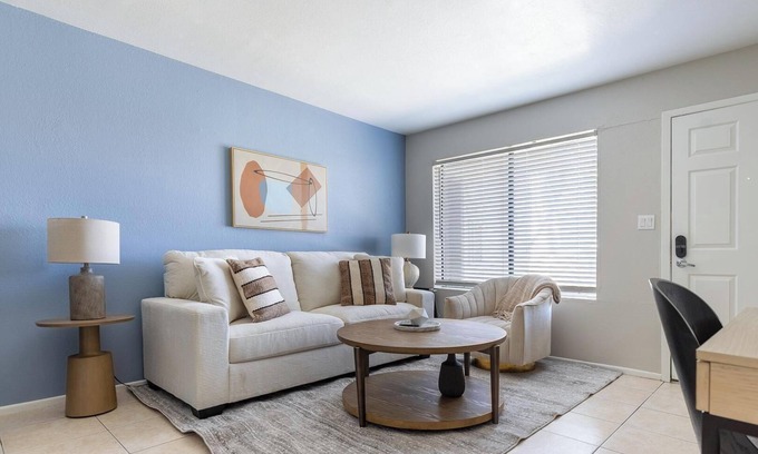 Maryvale Apartment | Landing | Modern 1BD in Maryvale Village