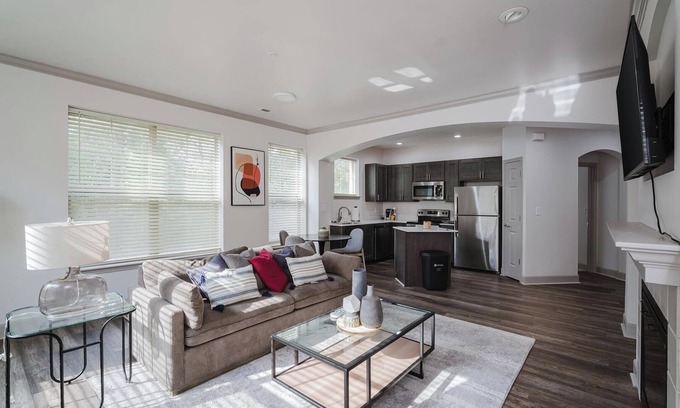 Corryville Apartment | Landing | Modern 2BD, Clubhouse, Gym