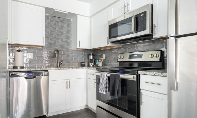 Maryvale Apartment | Landing | Modern 2BD in Maryvale Village