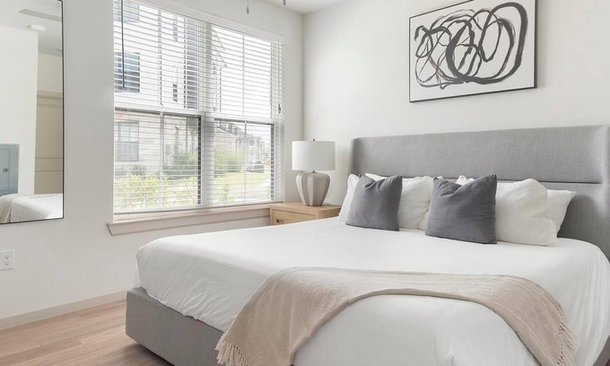 Pflugerville Apartment | Landing | Spectacular 1BD, Courtyard, Clubhouse