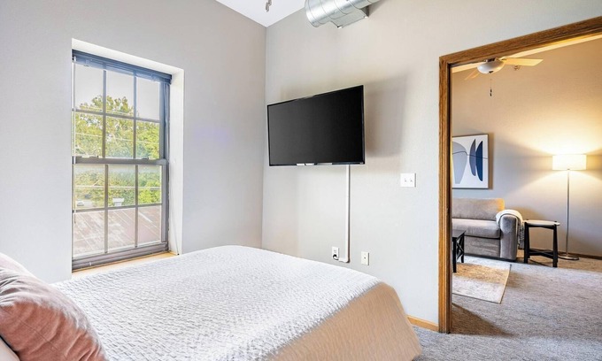Leavenworth Apartment | Landing | Stunning 1BD, Courtyard