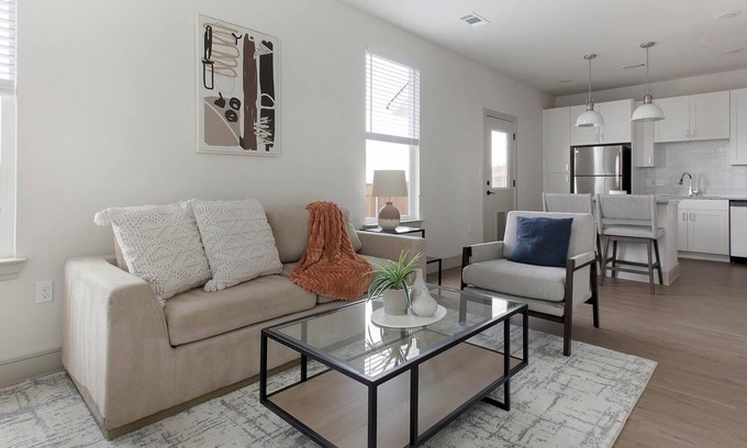 Tarrant County Apartment | Landing | Stunning 1BD, Yoga Studio, Pool