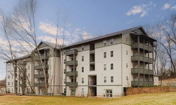 Oakwood Apartment | Landing | Stylish 1BD, Clubhouse, Pool