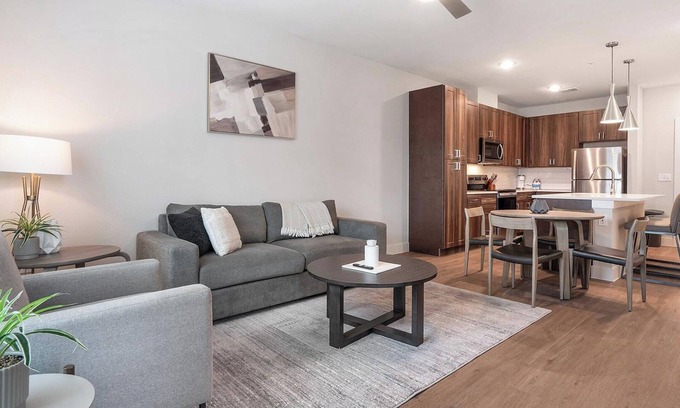 Seguin Apartment | Landing | Stylish 1BD, Gym, Pool