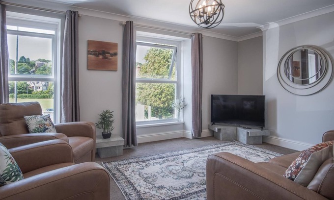 Mumbles House | Langland Road - 2 Bedroom Town House - Mumbles