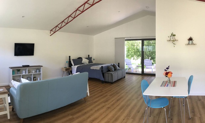 Port Campbell Apartment | Langleys Port Campbell Hobby Farm (free Wifi and Breakfast)