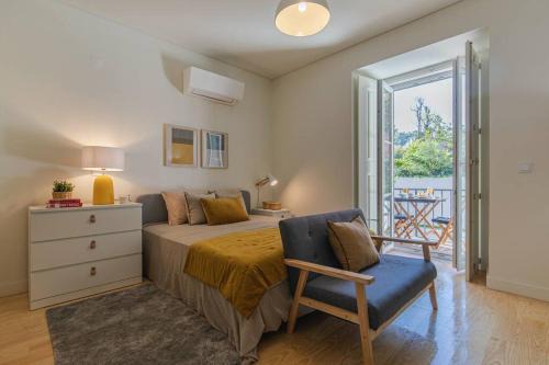 Santos Apartment | Lapa Garden Studio with Swimming Pool