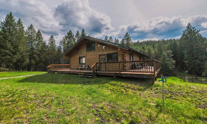 Eureka Cabin | Larch Lodge – Secluded Cabin!