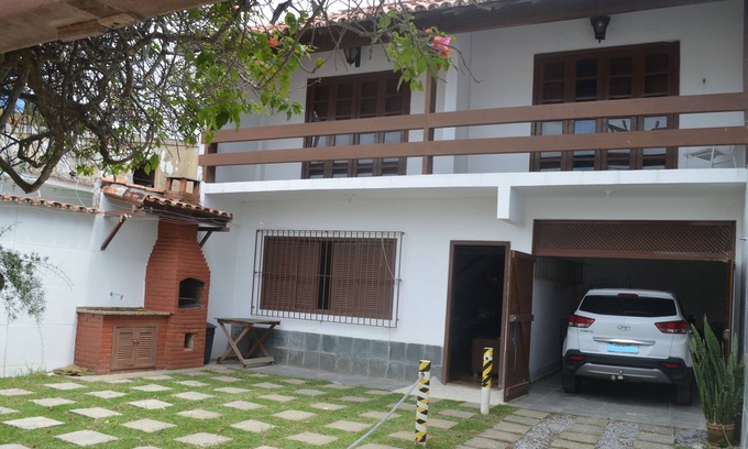 Praia dos Anjos House | Large 2 Storey House (Sleeps 10)