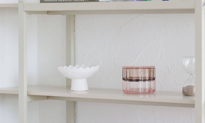 Bondi Beach Apartment | Large 2BR w. A/C, balcony, parking & pet friendly