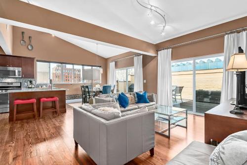 Downtown Asheville Apartment | Large 3 Bedroom 40 Foot Terrace